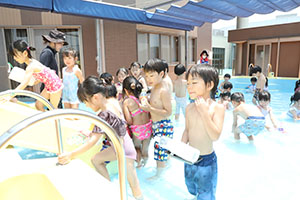 2階のプール　楽しかったね！　E