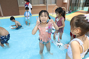 2階のプール　楽しかったね！　E