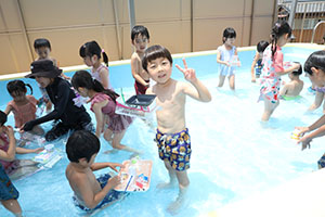 2階のプール　楽しかったね！　E