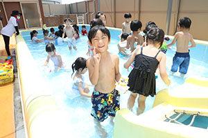 2階のプール　楽しかったね！　E