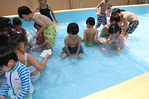 2階のプール　楽しかったね！　E