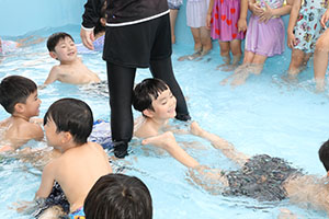 2階のプール　楽しかったね！　C