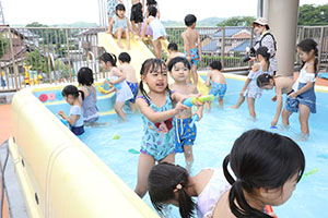 2階のプール　楽しかったね！　C