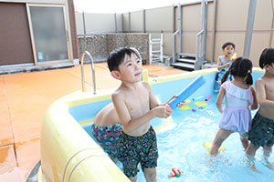 2階のプール　楽しかったね！　C