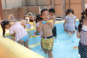 2階のプール　楽しかったね！　B