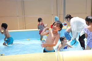2階のプール　楽しかったね！　B