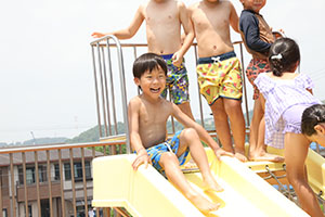 2階のプール　楽しかったね！　B