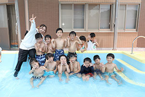 2階のプール　楽しかったね！　A