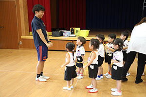 体操教室　ー縄跳びー　すみれ
