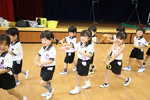 体操教室　ー縄跳びー　すみれ