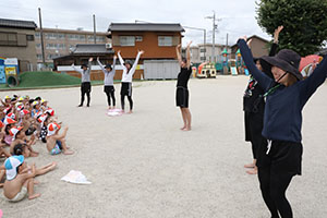 7月生まれのお誕生会　ー 水鉄砲 ー　年少組