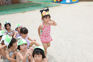 7月生まれのお誕生会　ー 水鉄砲 ー　年少組