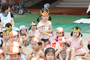 7月生まれのお誕生会　ー 水鉄砲 ー　年少組