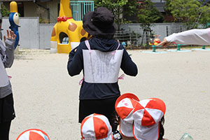 7月生まれのお誕生会　ー 水鉄砲 ー　年少組