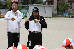 7月生まれのお誕生会　ー 水鉄砲 ー　年少組