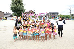 7月生まれのお誕生会　ー 水鉄砲 ー　年少組