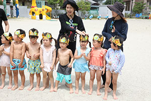 7月生まれのお誕生会　ー 水鉄砲 ー　年少組