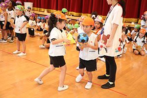 8月生まれのお誕生会　ーいろいろリレーー　年長組