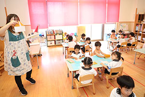 どんぐりの制作　うさぎ