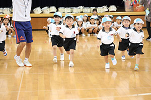 体操教室　ーかけっこー　きりん・こあら