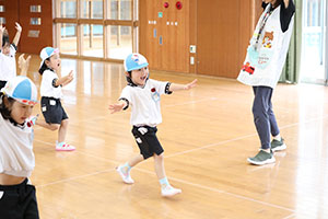 体操教室　ーかけっこー　きりん・こあら