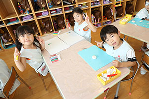 秋の制作　すみれ