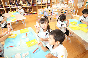 秋の制作　すみれ
