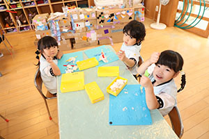 秋の制作　すみれ