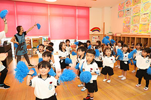 運動会　リズム活動の練習　こあら