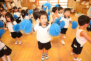 運動会　リズム活動の練習　こあら