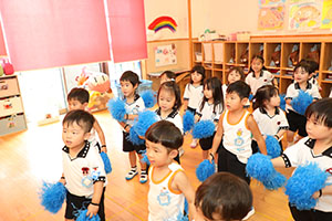 運動会　リズム活動の練習　こあら