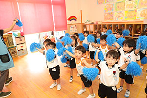運動会　リズム活動の練習　こあら