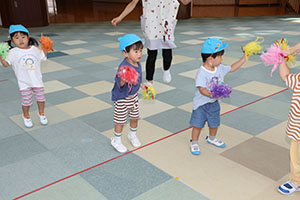 運動会　リズム活動の練習　2歳児クラス