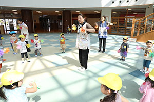 運動会　リズム活動の練習　2歳児クラス
