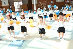 運動会　リズム活動の練習　年少組