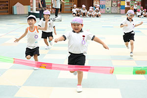 運動会の活動　かけっこ　　すみれ・ばら