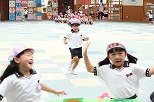 運動会の活動　かけっこ　　すみれ・ばら
