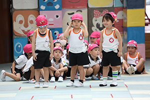 運動会の活動　かけっこ　　すみれ・ばら