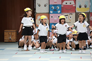 運動会の活動　かけっこ　　ひまわり・さくら・たんぽぽ