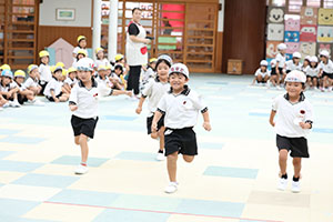 運動会の活動　かけっこ　　ひまわり・さくら・たんぽぽ