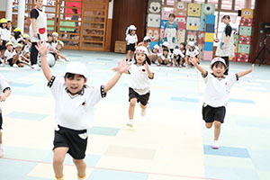 運動会の活動　かけっこ　　ひまわり・さくら・たんぽぽ