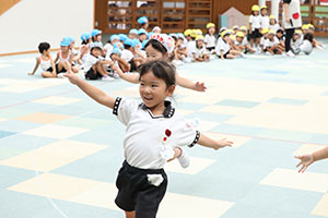 運動会の活動　かけっこ　　ひまわり・さくら・たんぽぽ