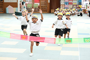 運動会の活動　かけっこ　　ひまわり・さくら・たんぽぽ