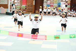 運動会の活動　かけっこ　　ひまわり・さくら・たんぽぽ