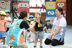 かけっこの活動　2歳児クラス