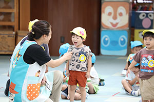 かけっこの活動　2歳児クラス