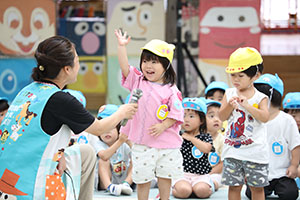 かけっこの活動　2歳児クラス