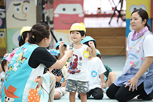 かけっこの活動　2歳児クラス