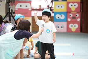 かけっこの活動　2歳児クラス