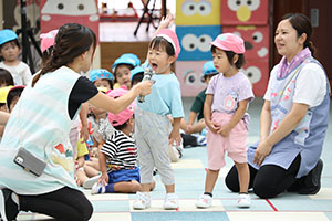 かけっこの活動　2歳児クラス